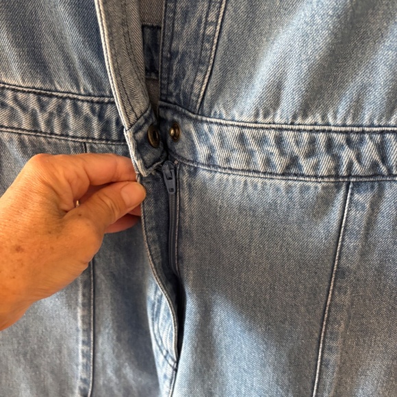 Ladies Old Navy medium blue jean jumpsuit Medium Tall with snaps and fly zip - Picture 6 of 12